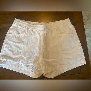 Old Navy linen blend pull-on shorts size L; color is white